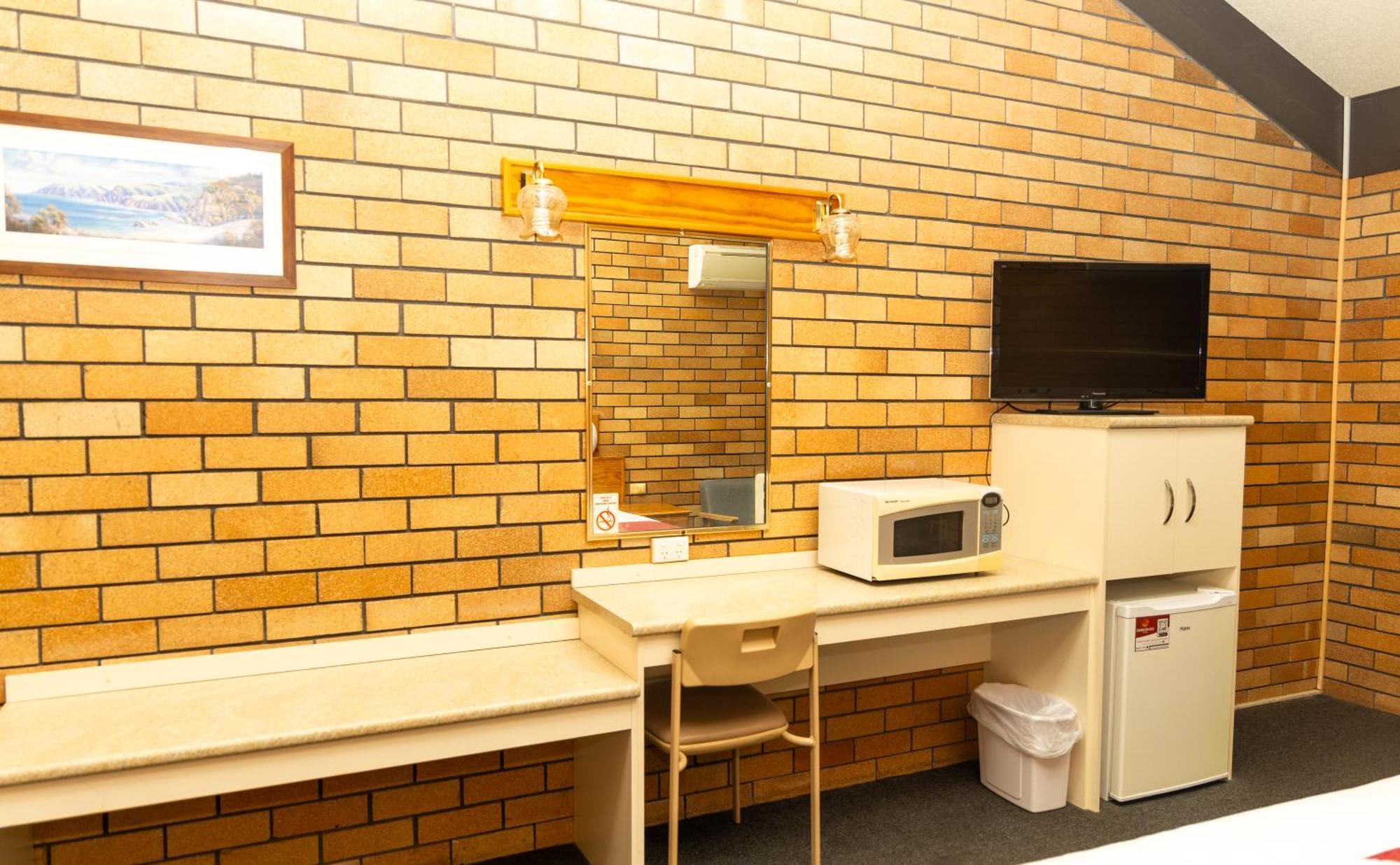 All Travellers Motor Inn Coonabarabran Bagian luar foto