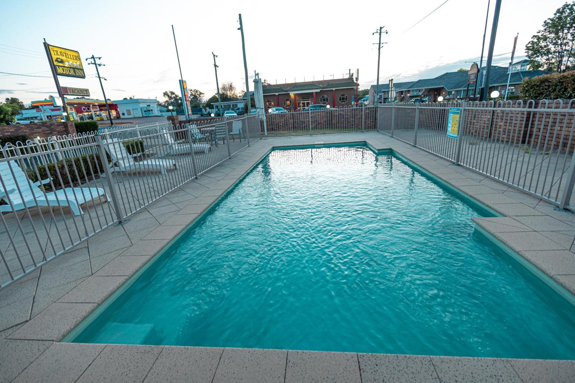 All Travellers Motor Inn Coonabarabran Bagian luar foto