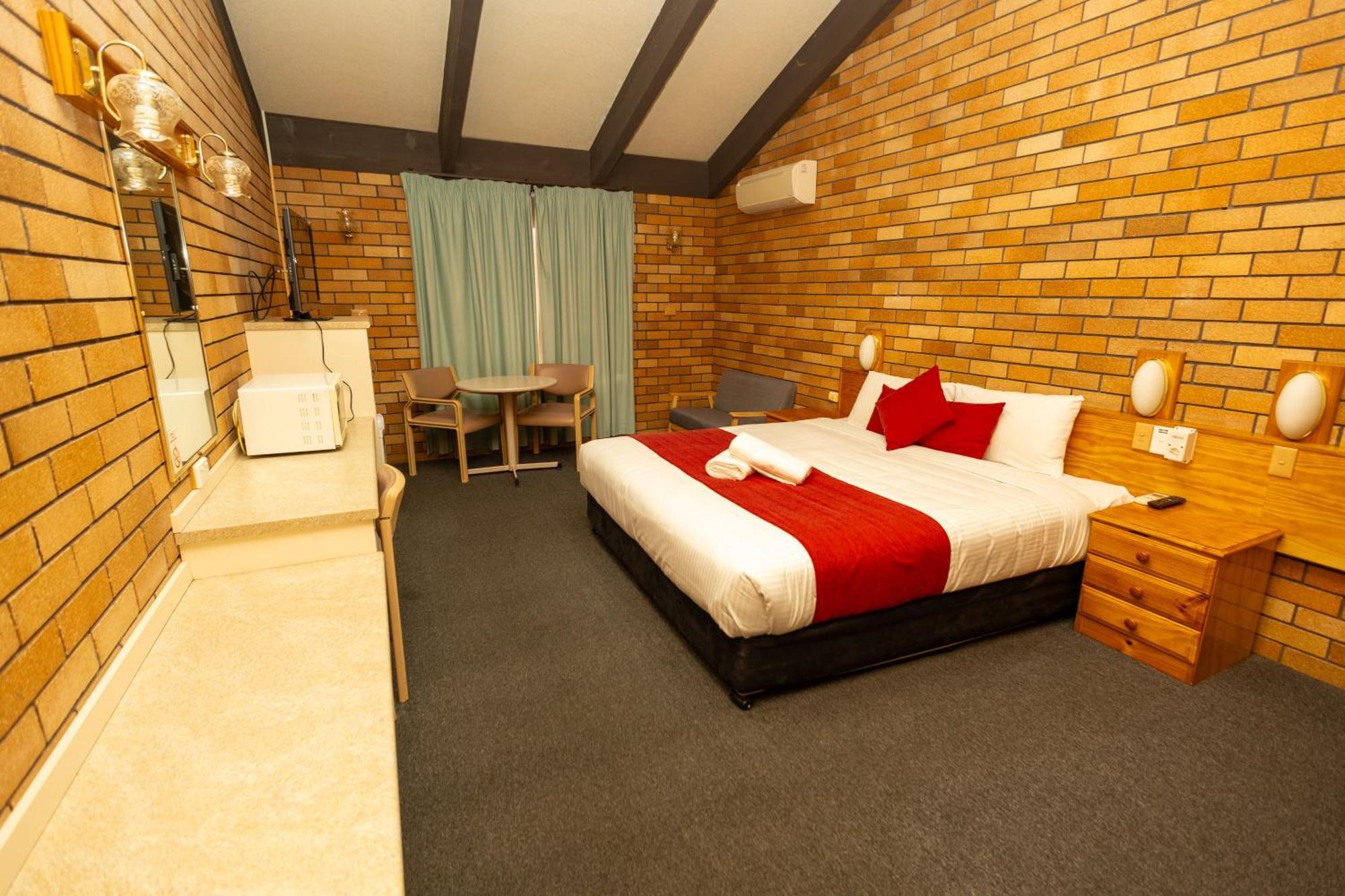 All Travellers Motor Inn Coonabarabran Bagian luar foto